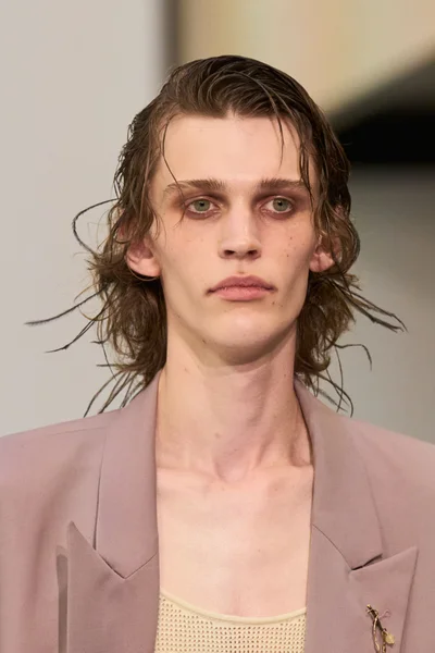 Look 12